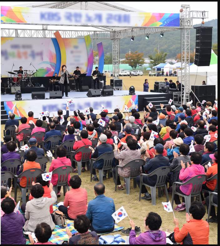 Hapcheon Film Theme Park Joseon-era street set with visitors taking photos during the 2026 Hapcheon Hwangto Hanwoo Festival period