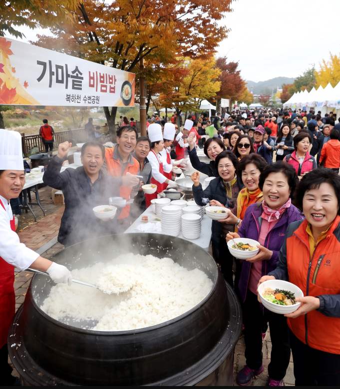 Visitors joining the Joseon Harvest Games and Joseon Tavern Club at Play Yard, Icheon Rice Cultural Festival 2026
