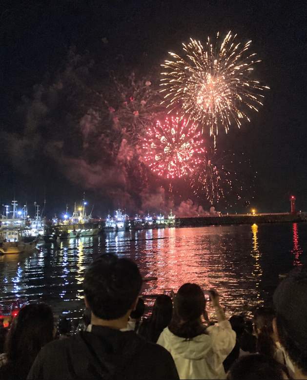죽변항 수산물축제 주변 울진 해안 풍경과 항구 식당가